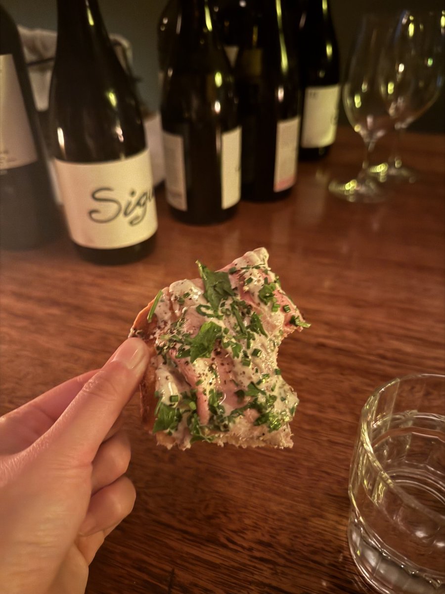 daphnelucke's tweet photo. Such a good night out. Great vibes, amazing food, and the kind of bar you just don’t want to leave https://t.co/YGRxZemU7z