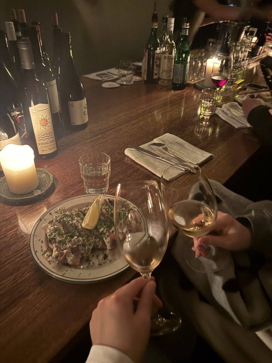 daphnelucke's tweet photo. Such a good night out. Great vibes, amazing food, and the kind of bar you just don’t want to leave https://t.co/YGRxZemU7z
