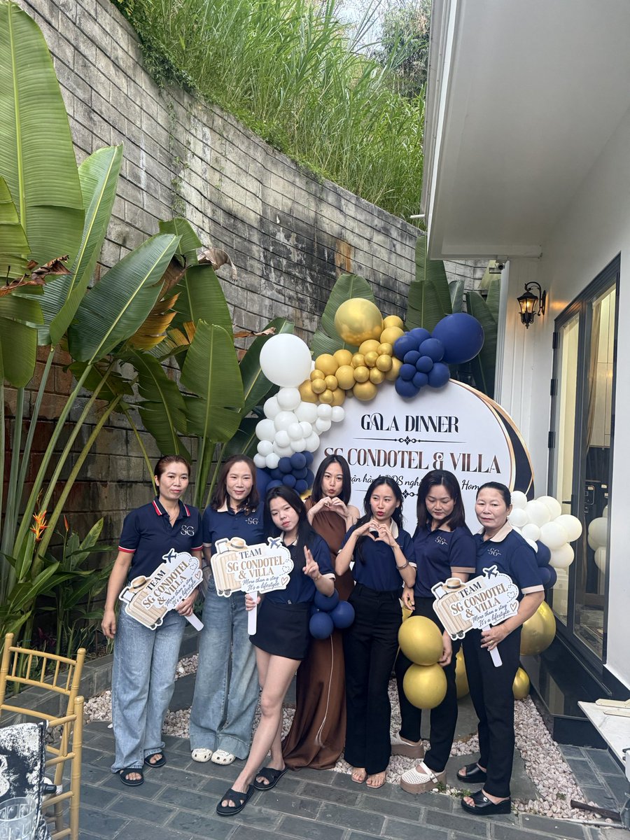 da_vlog58449's tweet photo. Đi Đà Lạt khách tổ chúc sinh nhật công ty , rất vui nhưng mà mình nhậu không được 😂😂😂 https://t.co/cbRQGsNHFO