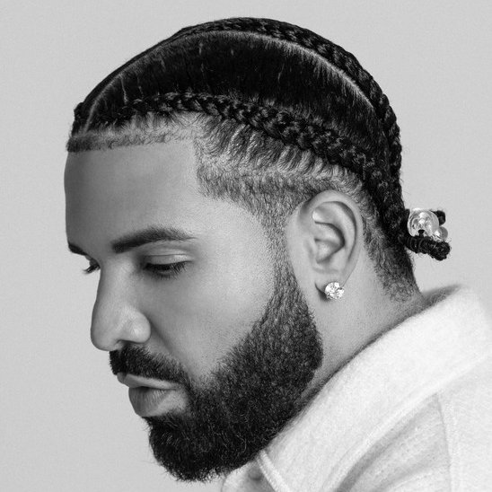 RapMais's tweet photo. 🚨 DRAKE CONFIRMA NOVA TURNÊ PARA 2027 E BRASIL DEVE ENTRAR NA ROTA

Durante a première de “FOMO”, o rapper revelou que voltará à estrada muito em breve após lançar três projetos neste ano.

As datas e cidades ainda não foram anunciadas, mas Drake falou em encontrar fãs “ao redor do mundo”, colocando o Brasil entre os destinos esperados.