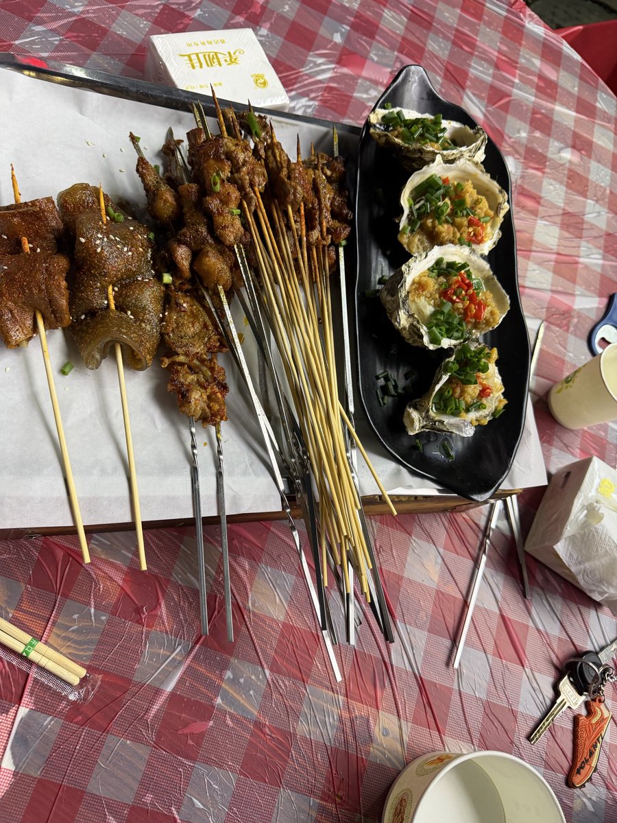 Xbgwcc's tweet photo. 烦恼就像🐔8️⃣，每个人都觉得自己很大 https://t.co/Q8M8htjdeU