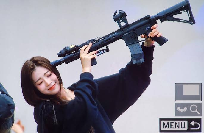 njzful's tweet photo. kpop idols pose with guns all the fucking time but it’s suddenly a problem with giselle oh honey get behind me https://t.co/gairDqLUj9