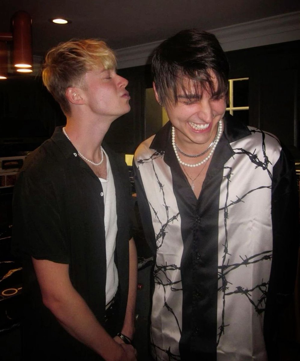ghstdriven's tweet photo. best friend for life. 

i love you so much colbs. https://t.co/Z8NDYg51pe