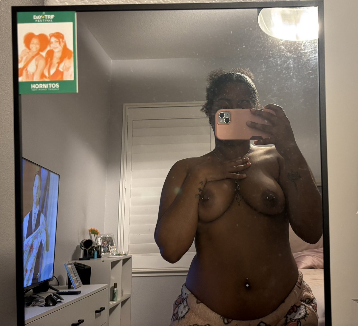 liltrintrinnnnn's tweet photo. bow ❤️ #nsfwtwt #tittytuesday https://t.co/blqira0RU1