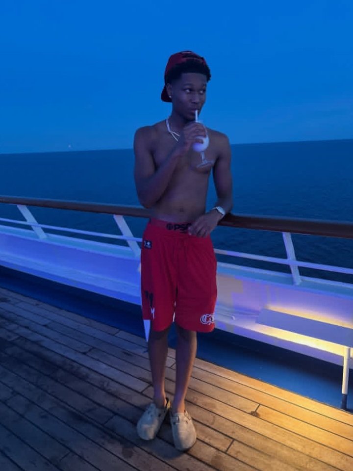DRECOWANv3mn's tweet photo. Always 💪👀💣 https://t.co/WP33e12lZ0