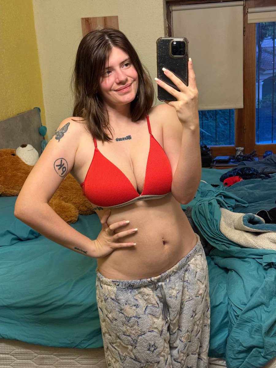 imlaylita's tweet photo. 5 months difference 🖤 do you think i overdid it? https://t.co/FTKw9bak9E