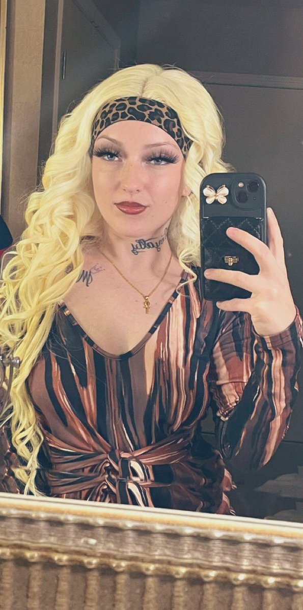 princesnicole0's tweet photo. They say Blondes have more fun…
I say, you’re just a walking wallet to me… pathetic 💋

Findom paypig whalesub cashcow paypig simp cuck financialdominatrix
Sub https://t.co/USRH3KReep