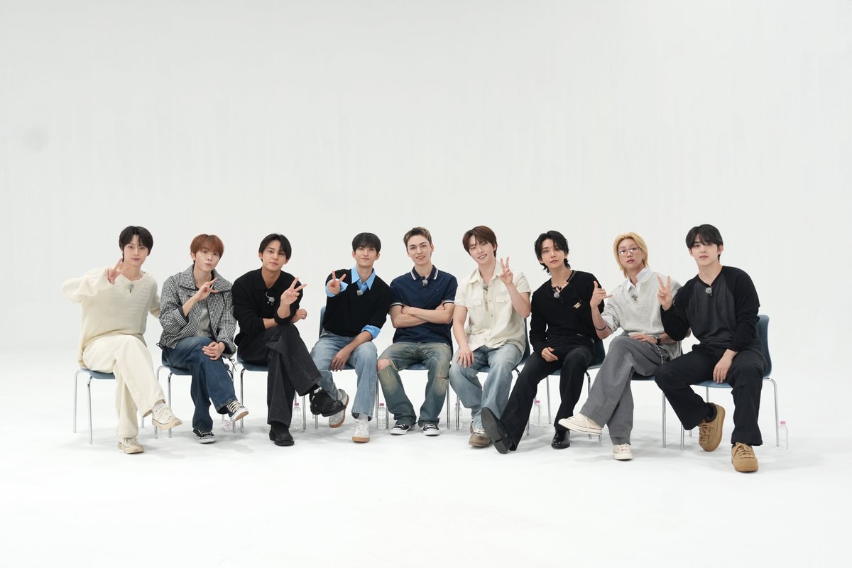 pledis_17's tweet photo. [17'S] 형들의 응원(?)을 받으며 힘차게 시작한 <12,317원의 행복> 💸
승자는 과연 누구일지?

#SEVENTEEN #세븐틴
#GOING_SVT #고잉세븐틴 https://t.co/GwPUKByfHw