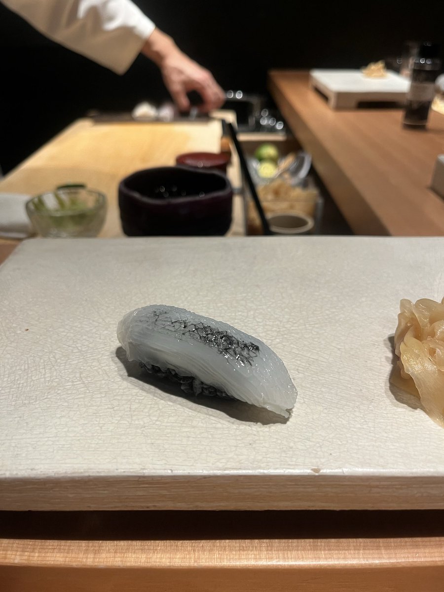 kento_LIFT's tweet photo. 佐々木会長と尊徳さんと会食。

自分より何段も格上の方の話を聞くと、
まだまだ自分の視野は狭いなと毎回思わされる。

会社を大きくするなら、
まず社長自身が大きくならないといけない。

もっと視座を上げて、
もっと器を広げる。

今の自分では見えない景色を見れるように、
まだまだ成長していきます。

こういう時間が本当にありがたい。