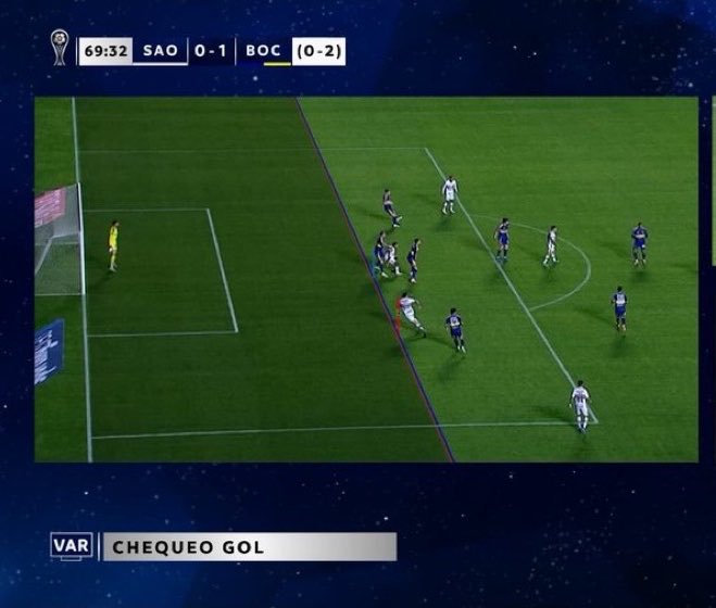tomasblase's tweet photo. En el gol que le anulan a San Pablo le trazaron la línea en el brazo y no en el hombro al jugador que supuestamente estaba en offside. Un escándalo. https://t.co/epQFNpYJIe