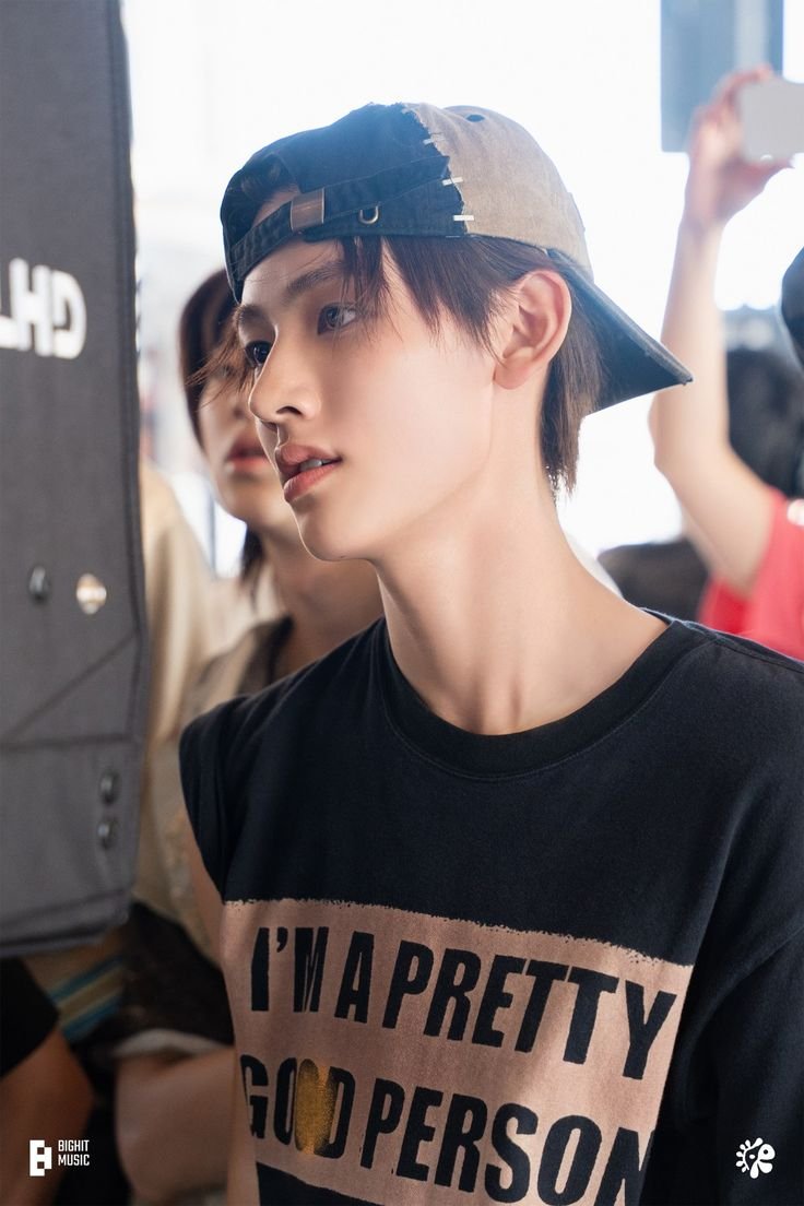oseanmendes_'s tweet photo. falling in love with eom seonghyeon’s side profile again and again and again ⭐⭐⭐⭐⭐ https://t.co/C2PtybACf1