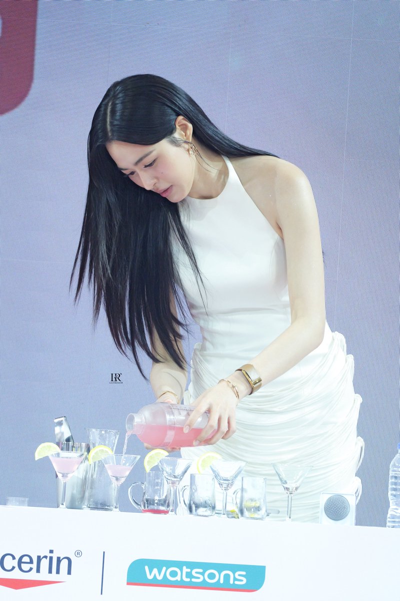 LilyRose38_TH's tweet photo. มาต่อๆ  😁

EUCERIN SPOTLESS WITH LINGLING 
#EucerinNO1BrighteningCelebrationXLingLing 
#LinglingKwong #หลิงหลิงคอง‌ https://t.co/D1ETwZ5uIB