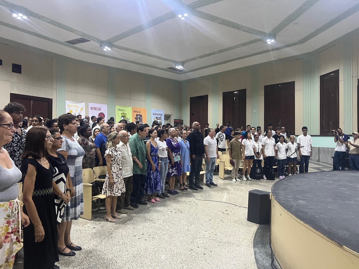 UJCdeCuba's tweet photo. 🇨🇺| En conmemoración del 70.º aniversario del ✊ Acto de Desagravio de la FEU a Alicia Alonso y al Ballet Nacional de Cuba (BNC), rememoramos hoy este acontecimiento trascendental en el Anfiteatro Varona de la Universidad de La Habana.

#UJCdeCuba #FEUdeCuba #BalletNacional https://t.co/1S8iMjwvpB