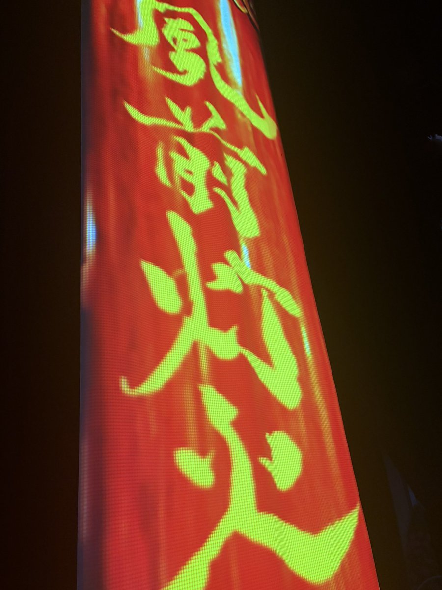 10000nabe's tweet photo. 昨日は『ひとたまりもない』最高にありがとうございました！！
配信まだ見れますのでぜひともお願いします。
ルミネでの『とおりこす』と同じネタと思われている方もいるそうですが、全部新ネタですのでみなさんお楽しみいただけます。

なんばグラン撮り棒 https://t.co/AhqLILGBpe