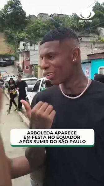 spfcinfoss's tweet photo. Esse filho da puta aqui, esse lixo, não deveria ter voltado a usar a camisa do São Paulo nem em jogo festivo.

O mínimo que eu espero da diretoria e dessa comissão técnica covarde é que agora afastem esse vagabundo de vez.

Voltou a entregar num jogo decisivo, como sempre faz. https://t.co/af8T53Pul6
