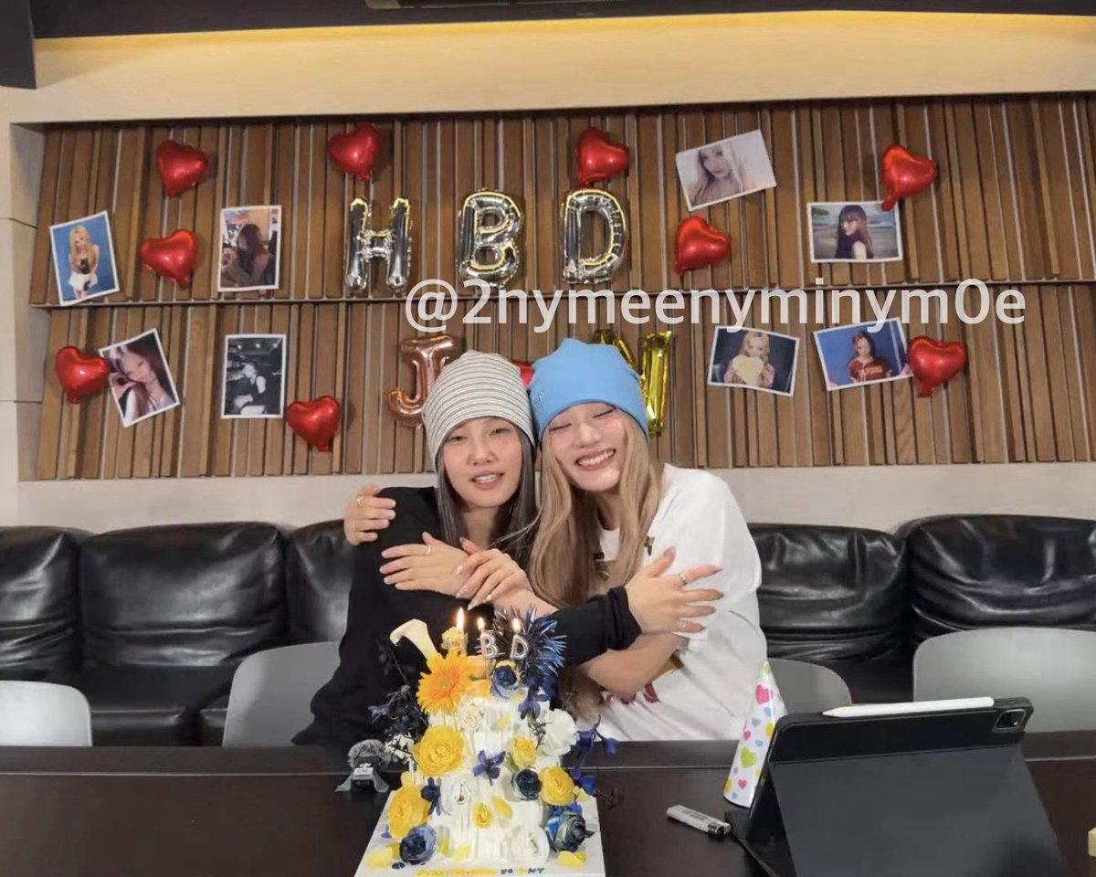 2nymeenyminym0e's tweet photo. 유이야 데뷔하고 처음으로 맞이 하는 생일!!! 넘넘 축하해 처음이라는 건 참 의미가 깊은데 내가 함께해서 기뻐😋 1년이고 10년이고 몇 년이든 같이 보내구 싶다ㅎㅎ 그만큼 유이를 사랑해! 항상 나에게 사랑을 줘서 고마웡 언제나 보고 싶은 유이 컴백 파이팅이야💕💕

#NEWYDAY https://t.co/rza7ZNsRGh