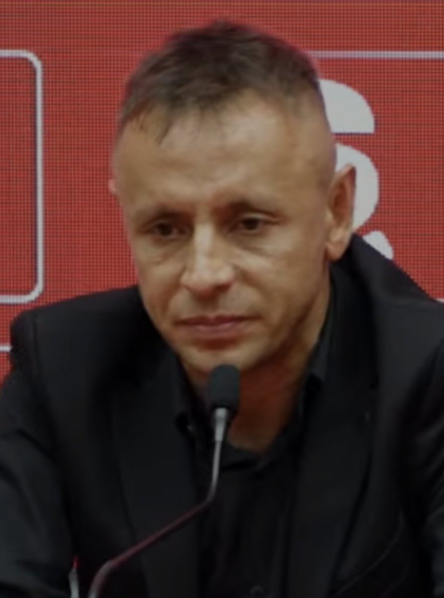 Guine_SPFC's tweet photo. E como disse Hernan Crespo. 

"A briga é pelos 45 pontos"

Sim Rafinha, ele estava certo e você errado.

#spfc 🇾🇪 https://t.co/re8SSeixTC