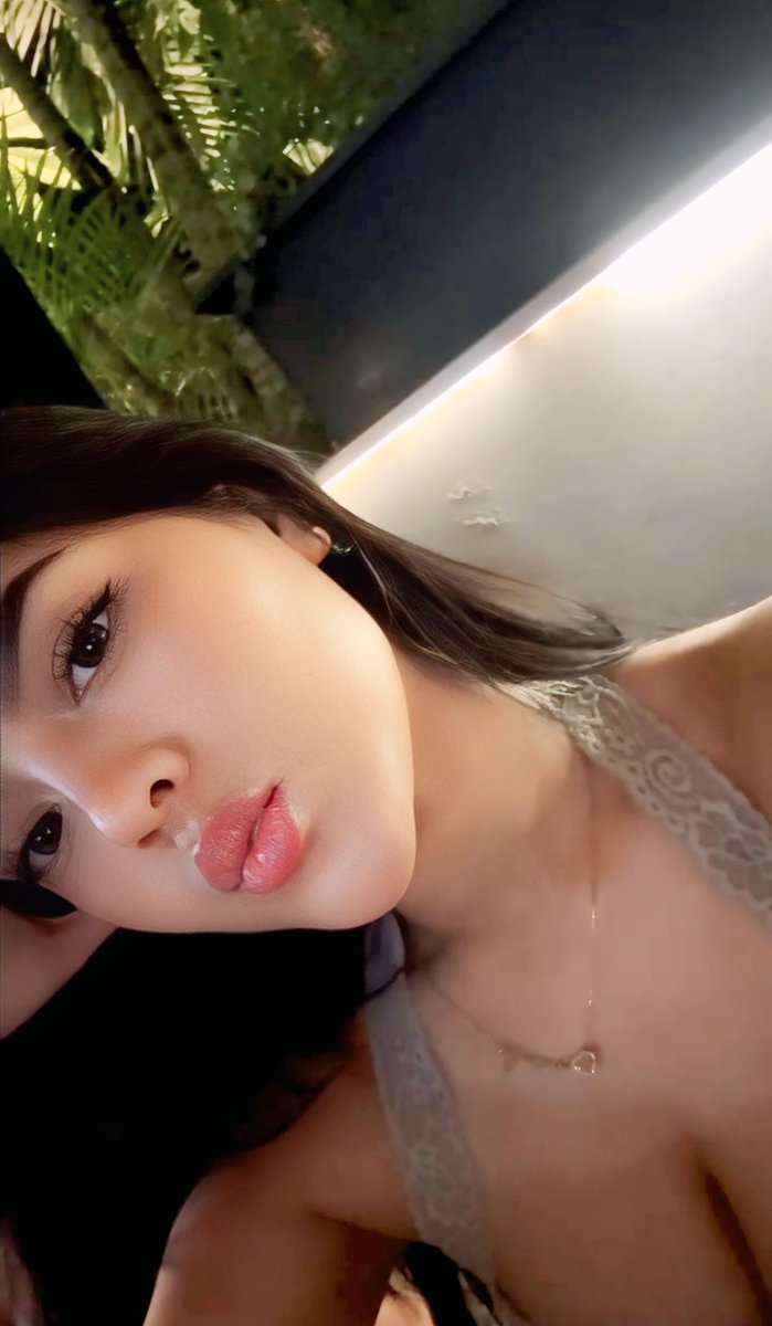 cuteeLAV's tweet photo. Morning 
Jangan lupa Clock in ntar dikira absen https://t.co/Ma7ENZZd4b