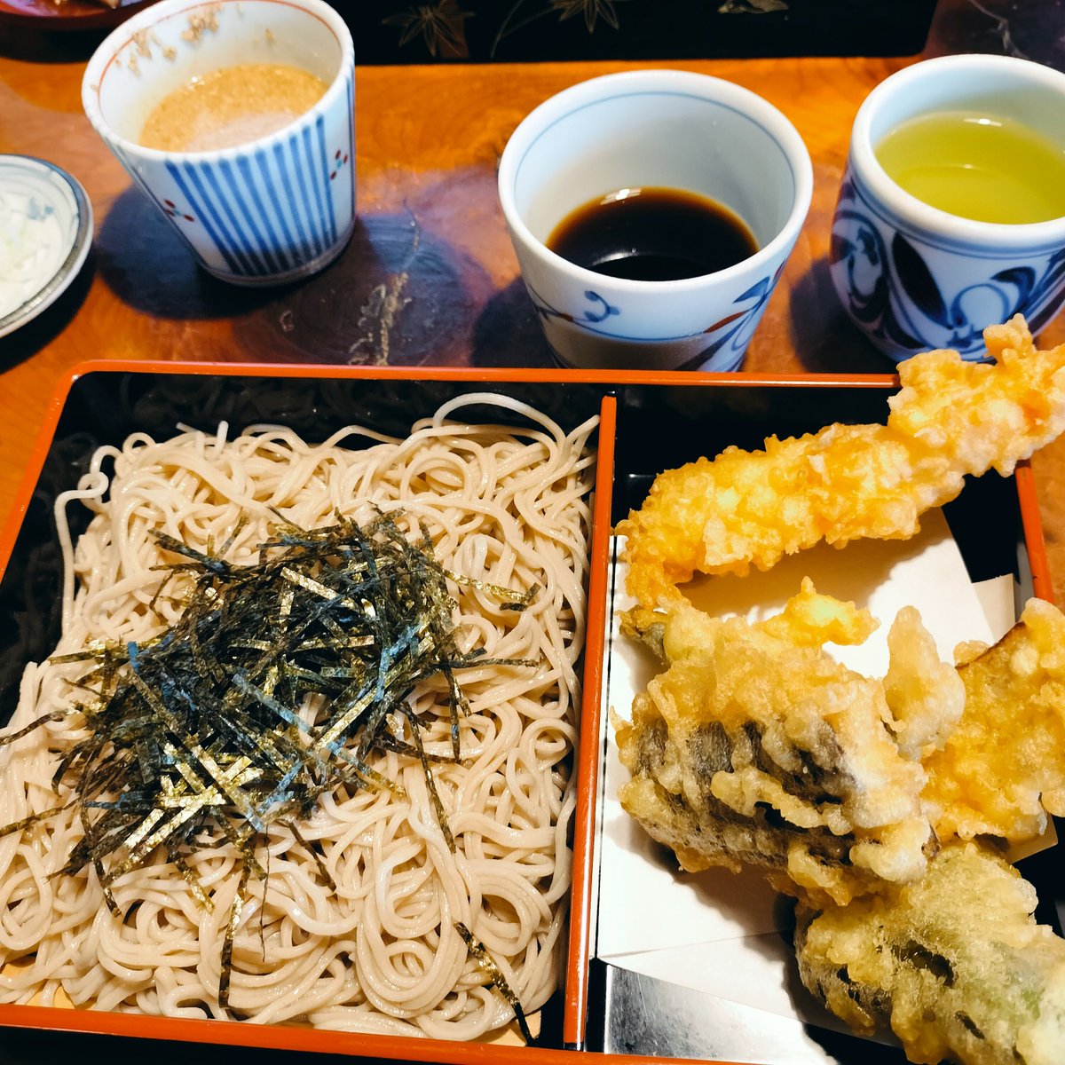 Elve_skud's tweet photo. 胡麻だれを別に頼み
いただきま~す https://t.co/A5CEvCavMS