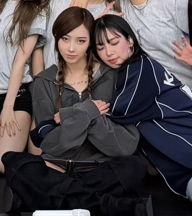 sunshine_080507's tweet photo. AUDIZ 😭 https://t.co/3HTtC9nfDf