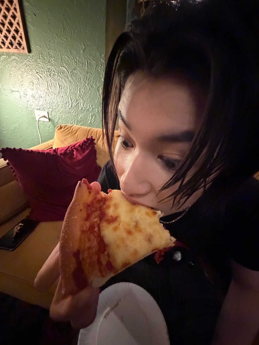 ryulngshot4sho's tweet photo. 💬 | 260915 #루이 21:46 CST

*📸
🐘: honey~
🐘: do you want to eat pizza with me?

#LNGSHOT #롱샷 https://t.co/oVeEVTFxcL