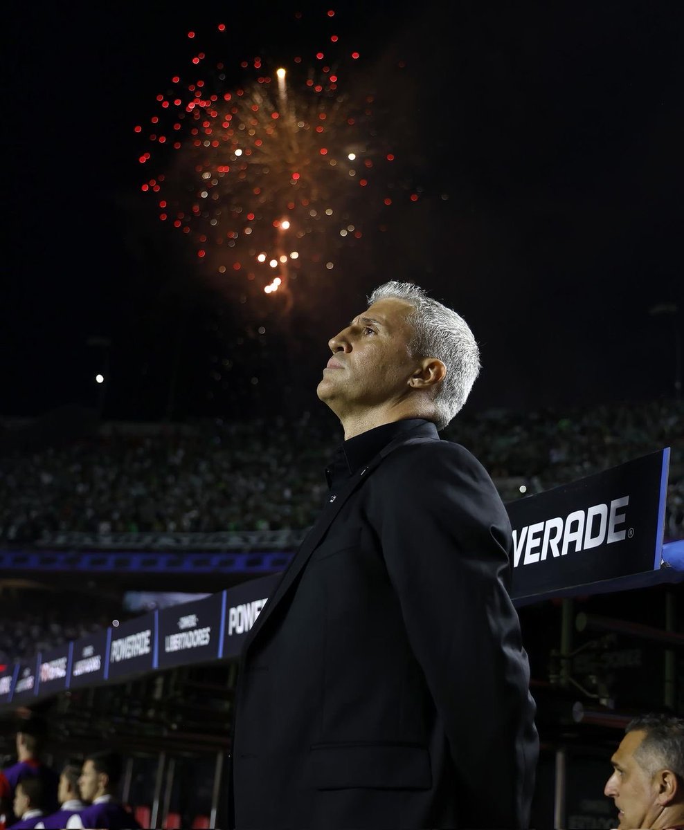 barphcphz's tweet photo. @SaoPauloFC Um dos maiores injustiçados da história desse clube.Time jogando bem, mas quando ele fala que o São Paulo briga por 45 pontos e depois pensa em título,merda do Rui, presidente e todos da diretoria, demitem ele porque realmente acham que essa instituição falida pode ganhar titulo https://t.co/bfNkefnKzF