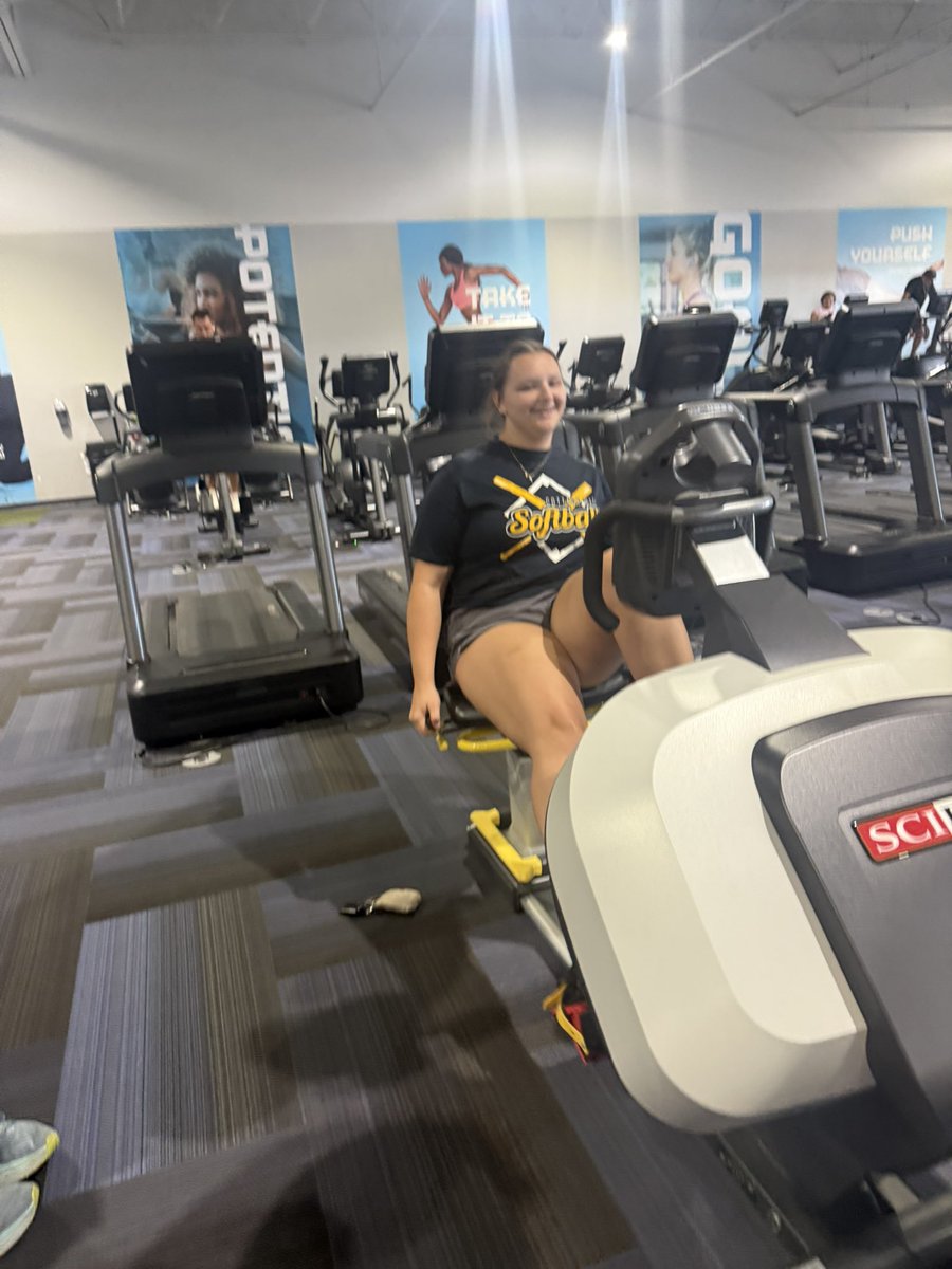 CHCAsball's tweet photo. Off season work at the gym for Isabella Williams (2027) and Emma Robbins (2029) @EmmaRobbins2029 https://t.co/HUaGKoXpLM