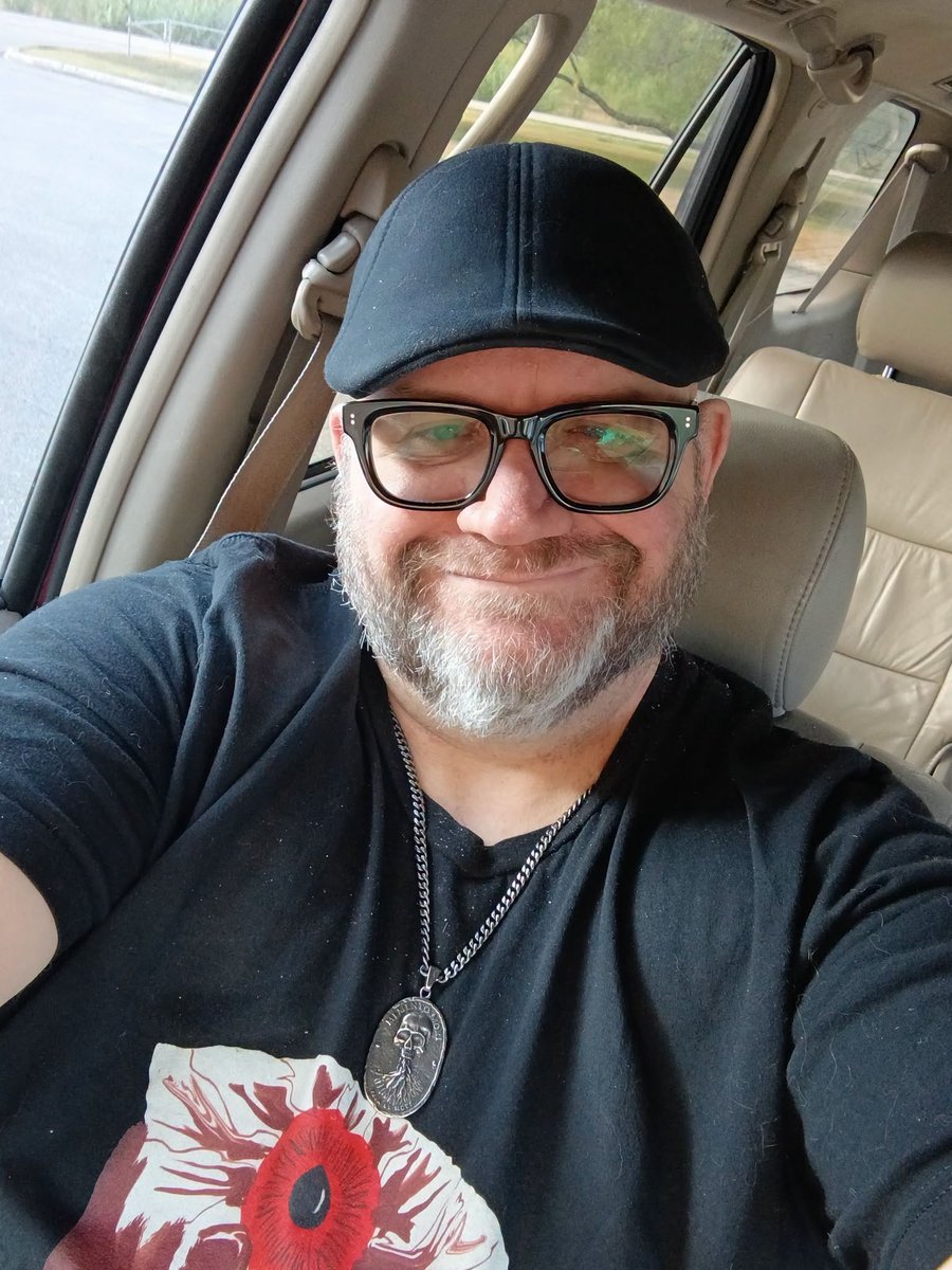 theartsybrain's tweet photo. While I was waiting on my mother in law at the doctor, I had sat my hat on the seat next to me because I was hot. Some family came in and the woman went to pick up my hat. Mind you there are almost all empty seats at this time, so I grab my hat and the lady goes "oh I thought that was my husband's hat. " Though he wasn't wearing one when they arrived.

Later on the elevator as we were leaving another guy tells me he really likes my hat! Lol..my hat was the star today