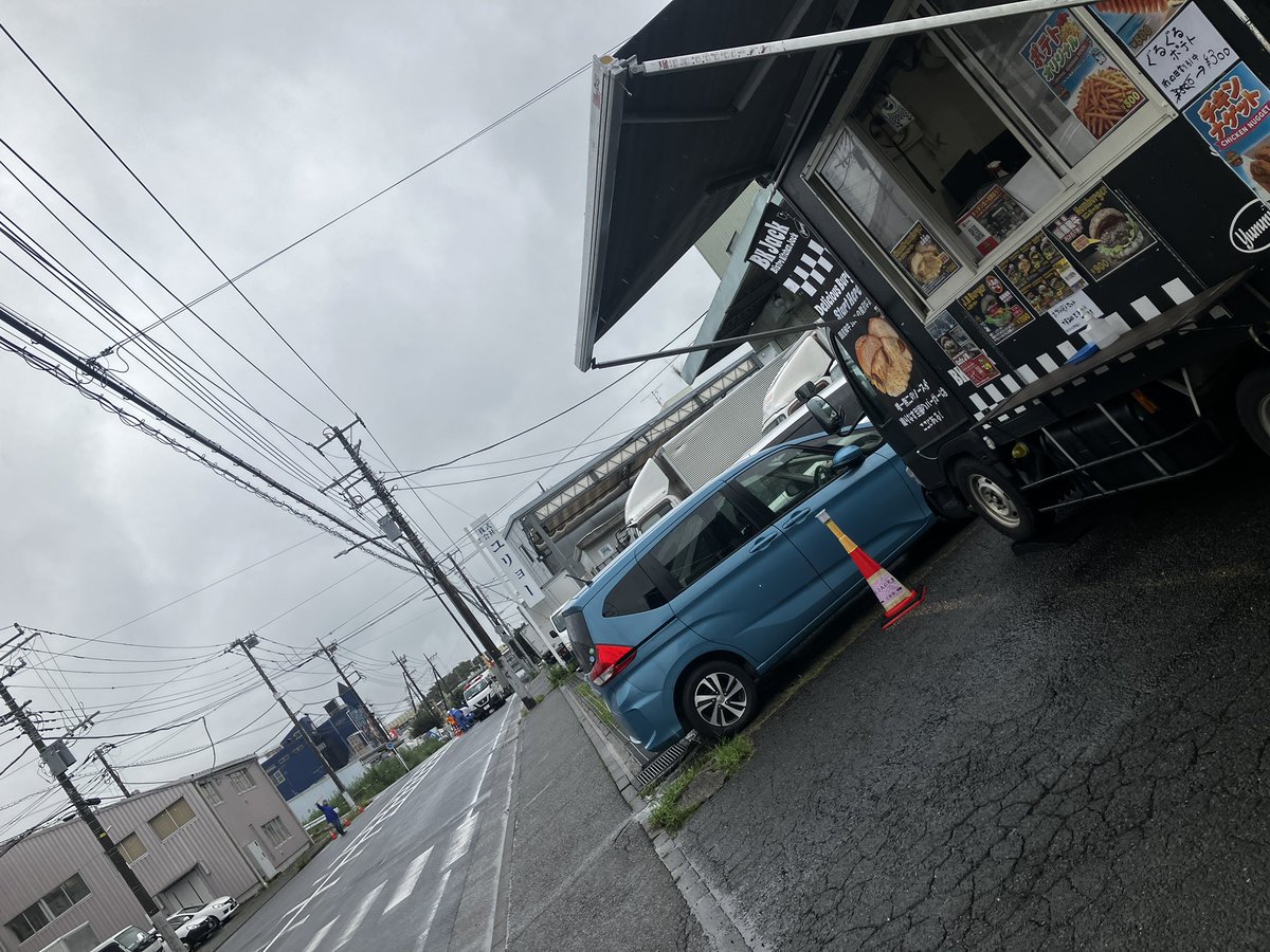 _bkjack_'s tweet photo. おはようございます☂️
今日も❗️雨☔❗️

本日9/16は
瀬谷区卸本町にてランチタイム営業中🕛
🈺〜14:00
卸本町:
https://t.co/sI5v0ETkWW

本日雨割してます🈹
ポテトセット¥200→¥100

#瀬谷区
#ランチ
#ハンバーガー

本店 
@_CafeJB_ 
#CafeJB

【BK JACK 営業許可】
神奈川県
東京都 
千葉県

🇺🇸🍔🍟本店アメリカンダイナーCafeJB🇺🇸🍔🍟
お得なクーポンLINE友達募集中！ https://t.co/et6Z4gulsp