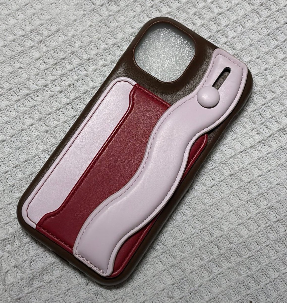 ququi23's tweet photo. เคส iPhone 15 ￼￼👜 120 รวมส่ง✅
#ส่งต่อ #ส่งต่อเสื้อผ้า #เสื้อผ้ามือสอง #เสื้อผ้ามือ2 #โล๊ะตู้เสื้อผ้า #เสื้อผ้ามือสองสภาพดี #โล๊ะตู้ #เสื้อ #กางเกง #เสื้อผ้า 
#เสื้อน่ารัก https://t.co/dIHyqLrhWC