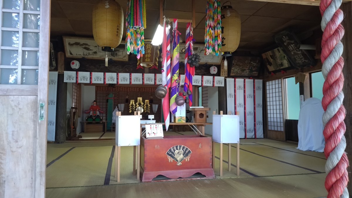 Kiku33g's tweet photo. 本日、仕事で伺った地域にある釣潟神社を訪問しました。宮司さんに御扉を開けていただき、社殿の中を見せていただきました。 https://t.co/PwUtqyy1c8
