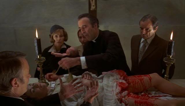 makeandote's tweet photo. to the devil a daughter (1976)

Un sacerdote excomulgado establece un culto satánico que solo parece católico por fuera. Convence a un hombre de que ceda el alma de su hija para que se convierta en la representante del diablo en la tierra en su decimoctavo cumpleaños. https://t.co/uK7YWczA5B