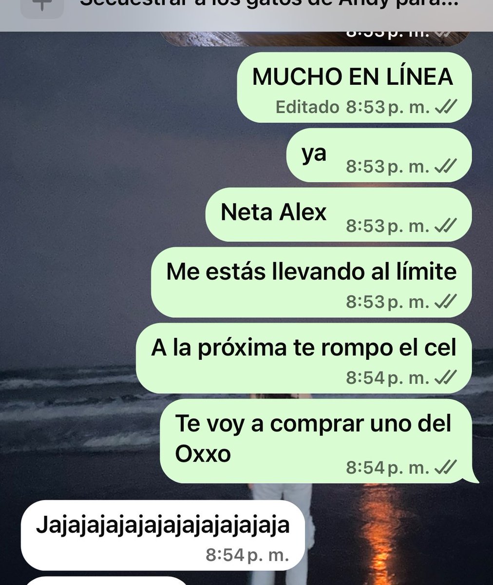 miasndooo's tweet photo. Los celos me consumen 🙁 https://t.co/6aVKEsEMit