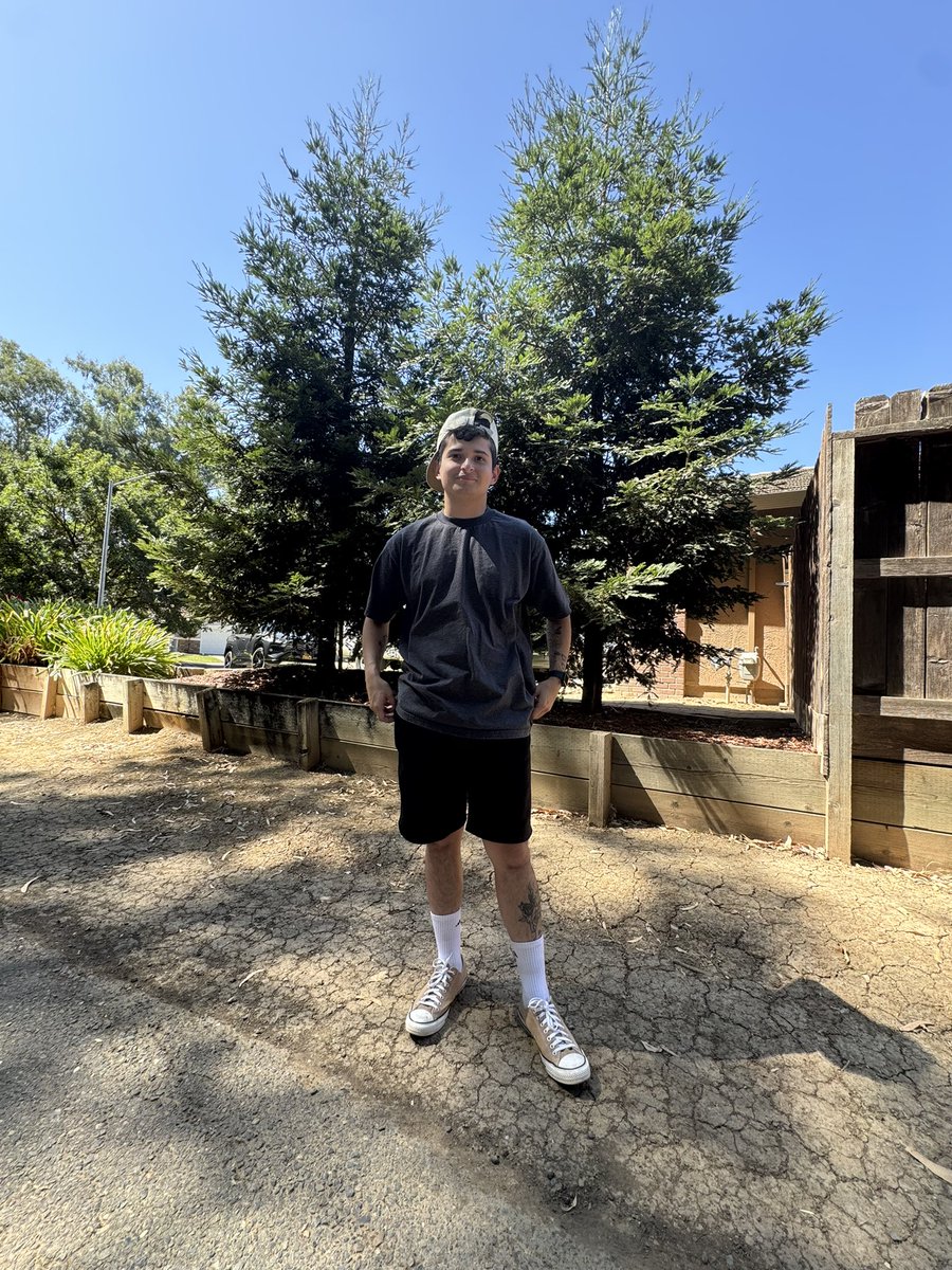 nxnickm's tweet photo. ☀️ 🥾#fypシ゚viral https://t.co/MSLXNkBuZx