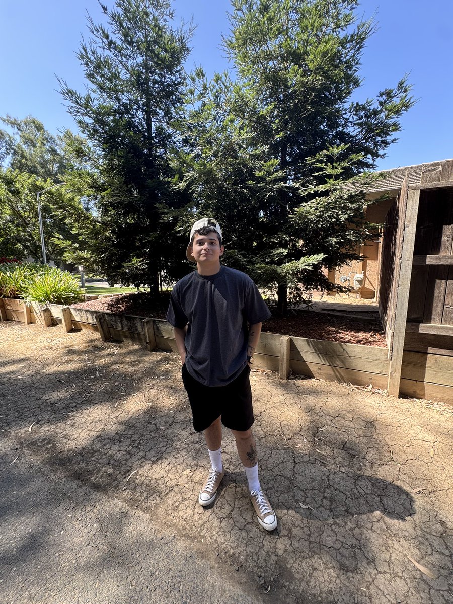 nxnickm's tweet photo. ☀️ 🥾#fypシ゚viral https://t.co/MSLXNkBuZx