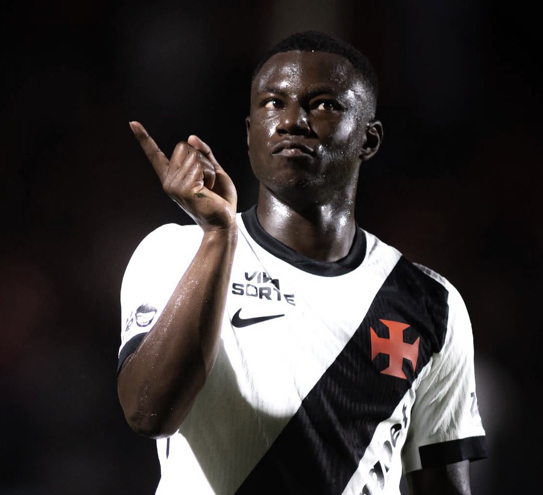 oficialsincerao's tweet photo. O que o Marino Hinestroza vai tomar de vaia em La Bobonera não tá escrito kkkkkkk

Maluco já tinha tudo fechado com eles e de última hora trocou pelo Vasco. https://t.co/P1aK4xUcyn