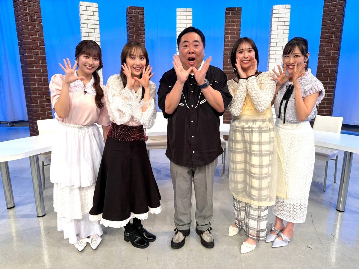 tvasahi_cs's tweet photo. 【ch1】26(土)よる9時～ 
#ももクロchant！「第2回」🍑
＼📕テーマはMANGA📕／　

ゲストに元ニッポン放送アナウンサー
「マンガ大賞」発起人・実行委員
アニメ・アイドル評論家など多彩な肩書き 
#吉田尚記 を招き #マンガ を“chant！(応援)”📣

今回も“新たな発見”がいっぱいの“濃密な60分”です💽🔐
https://t.co/efndX8J4FK 

@yoshidahisanori @tsukajimuga #ももクロ