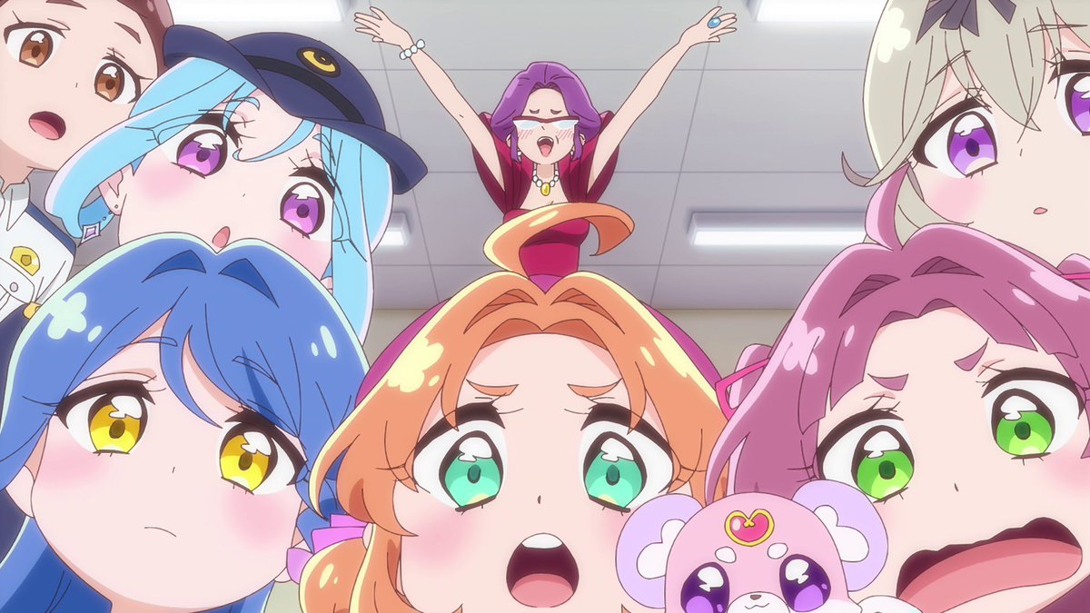 asahi_tv's tweet photo. ⋆｡˚✧⋆｡˚✧
#名探偵プリキュア🔍
🕰️このあと朝8時30分
　　　　✧˚｡⋆✧˚｡⋆
第34話
『るるかと、はなまるな満月』

怪盗団ファントムに盗まれた
桐の箱を取りもどしたものの
持ち主がわからず、警察署を訪れたあんなたち。

一日警察署長をつとめていた
家入しるくに協力してもらい持ち主を探すが…

#たんプリ #precure