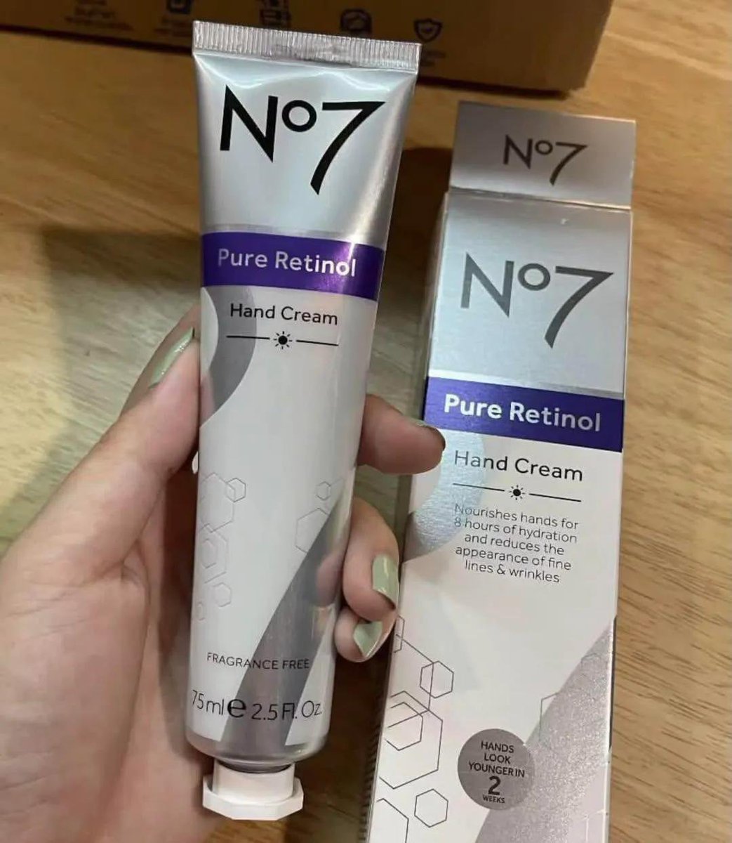ftriee26's tweet photo. Sungkem sama yang kemarin spill hand cream retinol ini 😭🙏🏻
Kirain cuma hype, tapi setelah rutin pakai ini tangan aku yang dulu kasar dan mulai keliatan keriput sekarang jadi jauh lebih halus, lembut, dan keliatan lebih kencang 🥹

Nyesel kenapa baru coba sekarang 😭 https://t.co/F44y8bI49i
