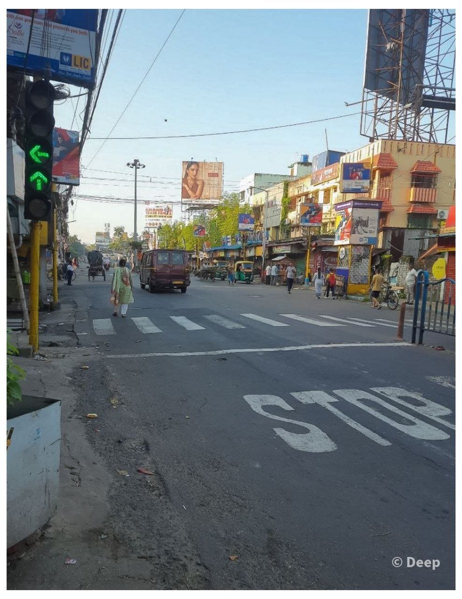 Its_deepX's tweet photo. Just a quiet morning on a busy street hits different. worth capturing 📸 https://t.co/LbT1YiQJz0