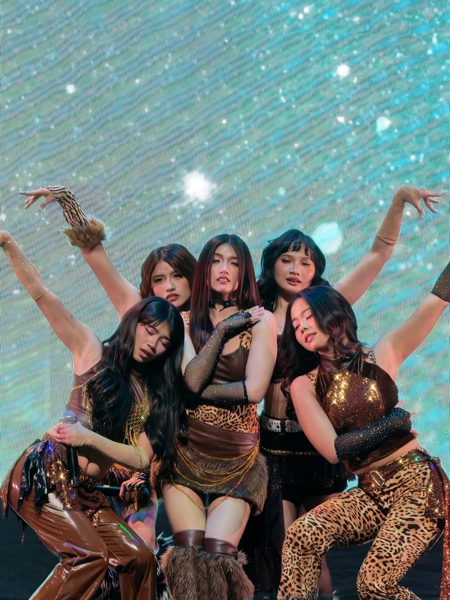 woogieee923's tweet photo. 260915 KAIA

KAIA at 35th Philippines-Korea Cultural Exchange Festival 2026
📍 The Metropolitan Theater

KAIA AT 35TH PKCF 
#KAIA #KAIAatPKCF #35thPhilKor2026 https://t.co/sdoLM7ekn5