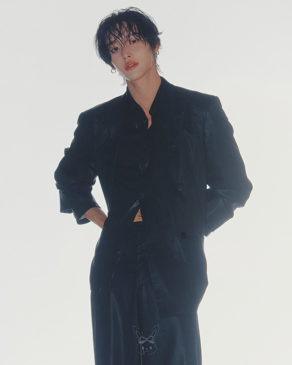ibeen_0203's tweet photo. BAZAAR Jewelry #원빈 https://t.co/WsoK3lXr12