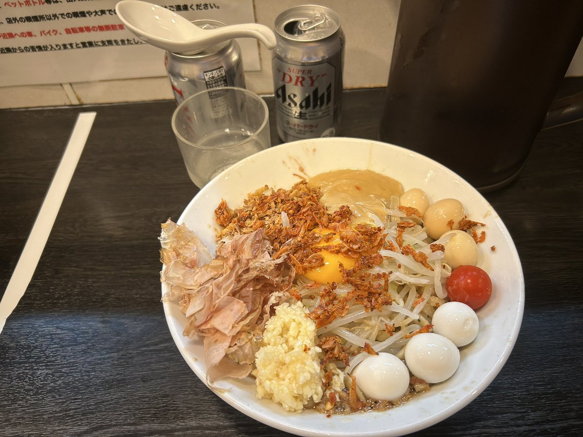 cwDhS2YyOr76109's tweet photo. 今日は在宅で、忙しいすぎてパニック状態！だからワイン飲み過ぎ😭　お昼は豚星。さんへ、飲み過ぎでお腹いっぱいなので、冷やし中華Ｂ麺半分、豚抜き、但しストレスで、ビール2本🍺　寒かったけど美味しゅうございました😋、SUSUMU店長.シンイチ君ご馳走様でした😋 https://t.co/iG6xAn9SHv