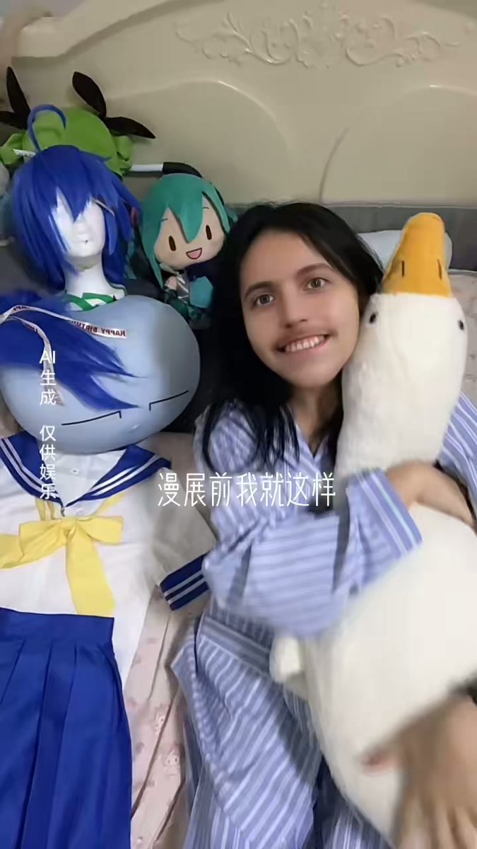 FieldsLesl74335's tweet photo. Just had the most awesome time at today's comic con! Met my favorite anime VA, scored exclusive art prints and took way too many silly selfies—total anime fan win! https://t.co/wwN69m9Unc