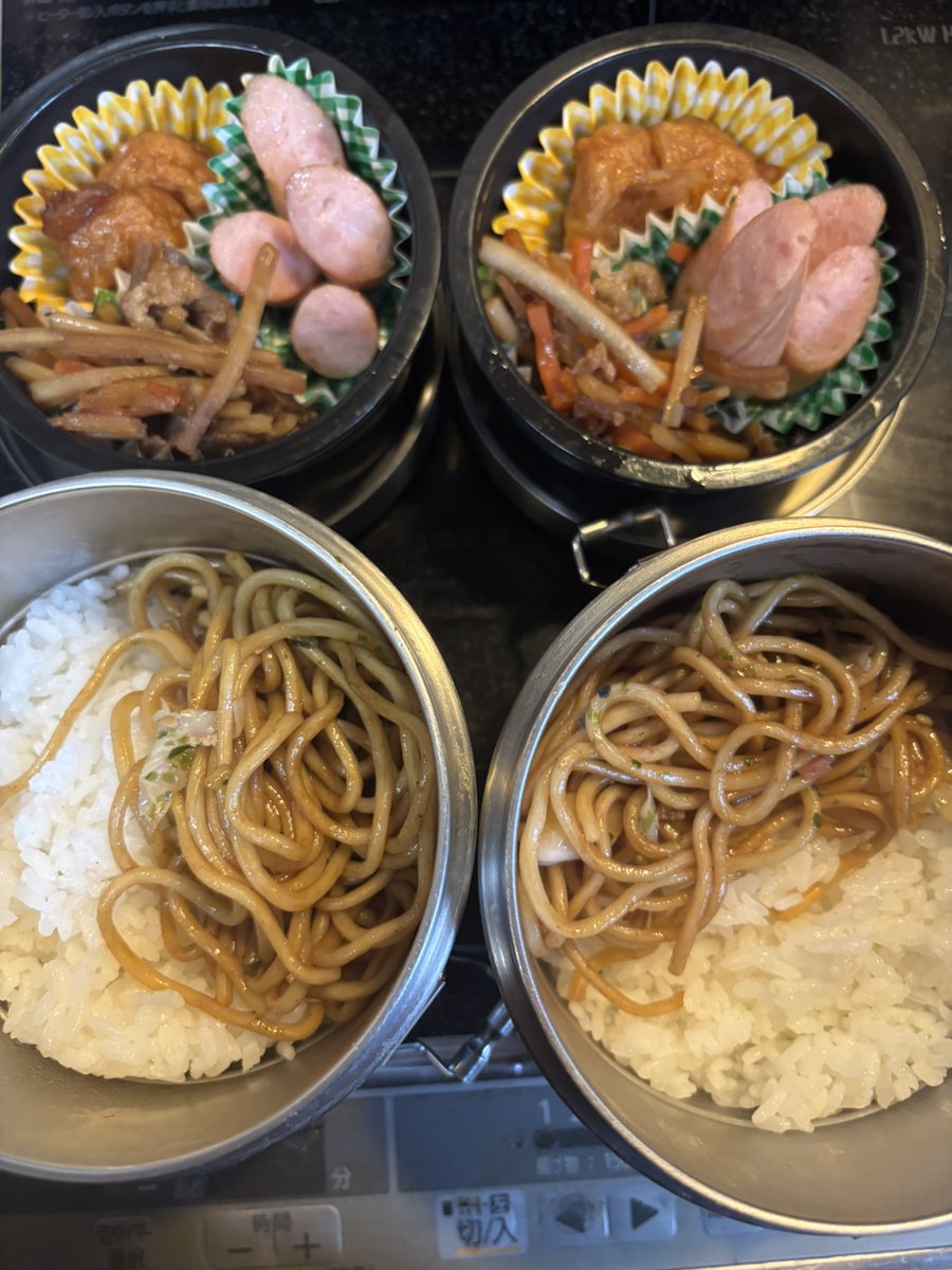 R40737818R's tweet photo. 昨日のお弁当
ファミマコラボのペヤングの生やきそばぶち込んでみた
やきそばとしてシンプルにおいしいからレギュラー化して欲しい
今日は寝坊した😭💦
 #JK弁当  #旦那弁当 https://t.co/hzL6TA4Wow