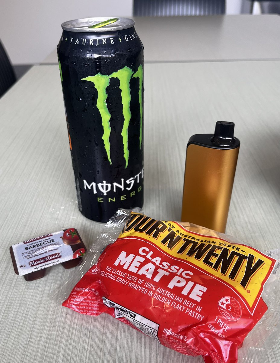 opalluvs2bark's tweet photo. LUNCH OF CHAMPIONS HOORAHHH🦘🇦🇺🐨‼️‼️‼️ https://t.co/2DmMwWb3BC