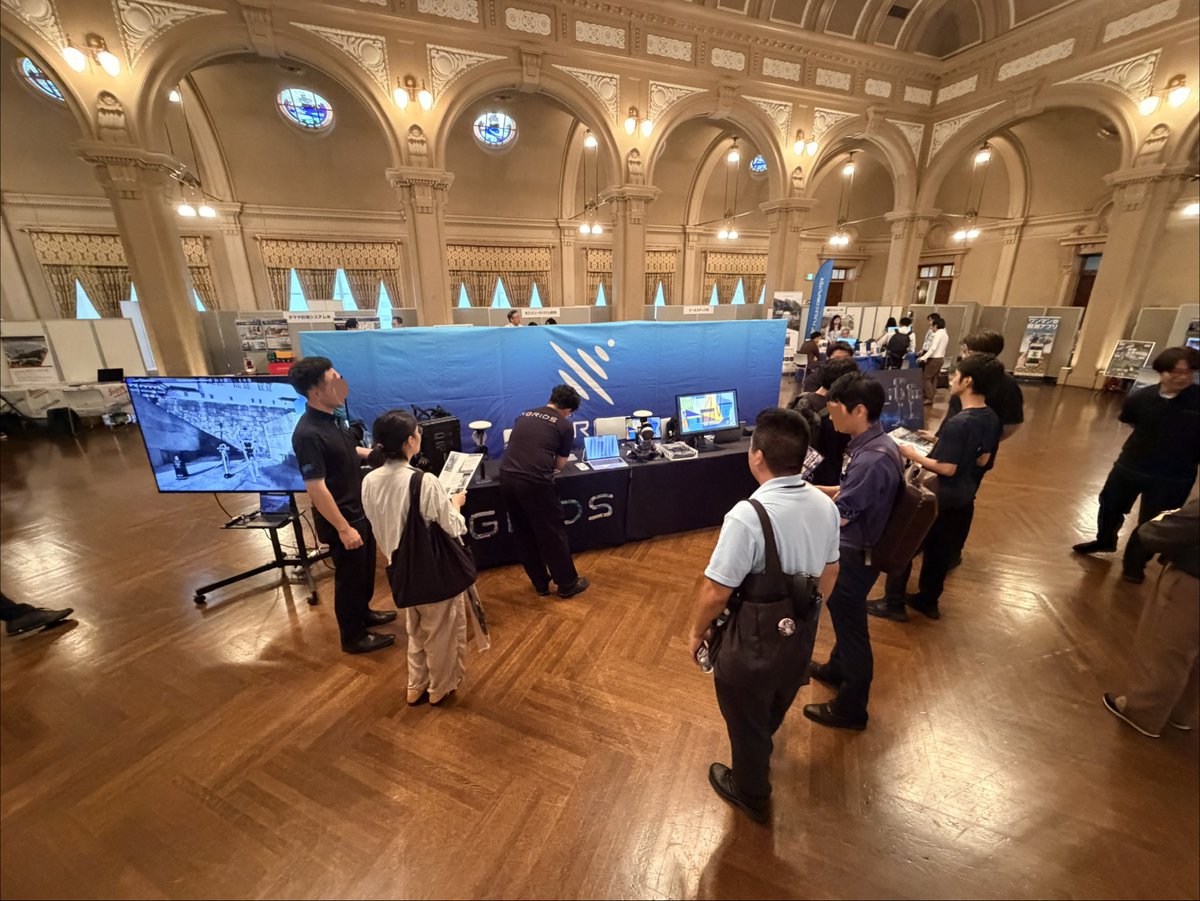 XGRIDSJAPAN's tweet photo. 【Lixel L3 日本初展示🇯🇵】

本日「KSI EXPO 2026」開催中！

昨日発表されたばかりの新製品「Lixel L3」を、国内で初展示しています。

2026年9月16日(水)
📍大阪市中央公会堂 3F 中集会室
大阪市北区中之島1丁目1番27号
🕙 10:00〜17:00

#XGRIDS #LixelL3 #神戸清光 #3DGS #SLAM https://t.co/kVyVsp7MY0