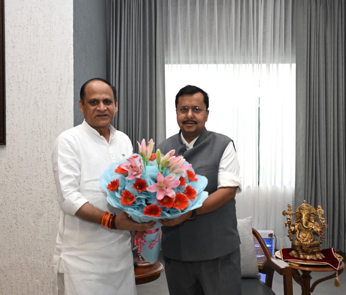 Dineshsinghbjp's tweet photo. दिल्ली प्रवास के दौरान भारतीय जनता पार्टी के यशस्वी राष्ट्रीय अध्यक्ष  माननीय श्री नितिन नवीन जी से मुलाक़ात कर उनका मार्गदर्शन प्राप्त किया ।

अपना बहुमूल्य समय प्रदान करने हेतु आपका हार्दिक आभार । https://t.co/QiLVtGtif2