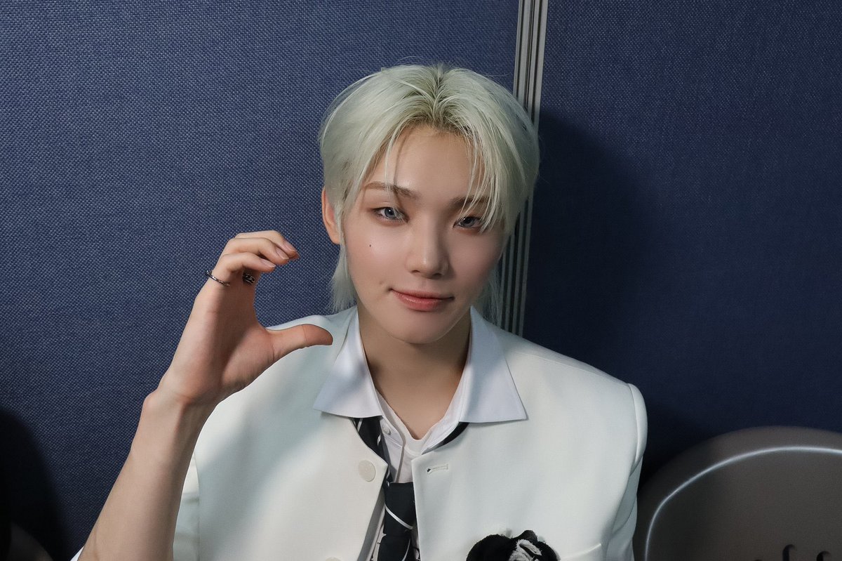 YOONCHANGLOBAL's tweet photo. 260916 Splayit 1st Single ใ๐๐๐๐๐ : ๐๐๐๐๐๐๐ ๐๐ใ Music Show Behind Photo
#YOONCHAN #์ค์ฐฌ
#SPLAYIT #์์คํ๋ฆฟ https://t.co/yZgbkh0bou