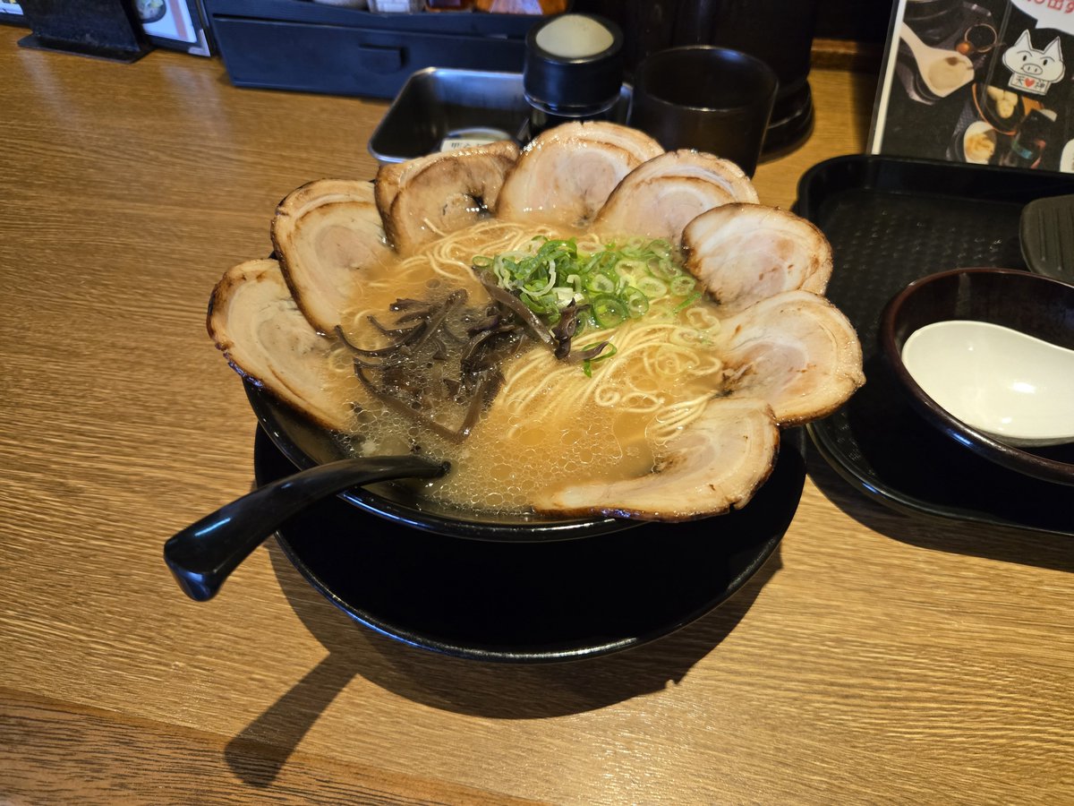 etoodragon's tweet photo. いただきます
#ダイハツ 
#エッセ 
#ESSE 
#岐阜県
#大垣市
#ラーメン
#天神
#天神大垣本店 https://t.co/NAB4oELUZU